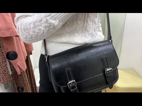 ❤️ Offentlig onani af ung kælling FeralBerry med en dildo i prøverummet ❌ Porno fb at da.assistentai.ru ❌